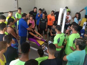 Curso de Educação Física do UNIARAXÁ promove interação com alunos e comunidade